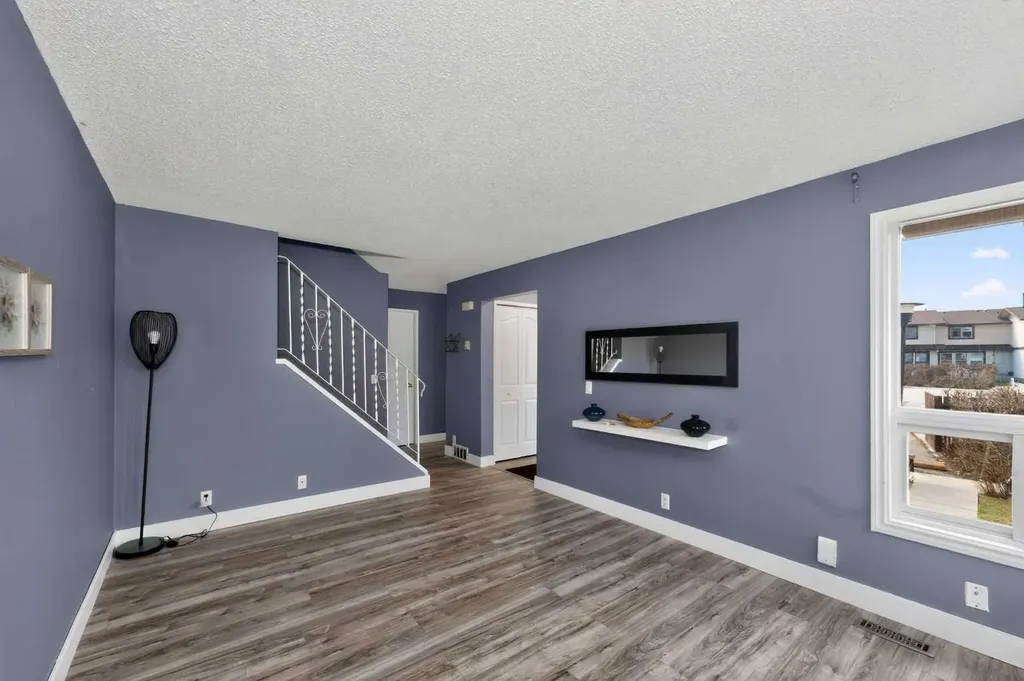 75 Templemont Way NE Calgary AB T1Y 5K8