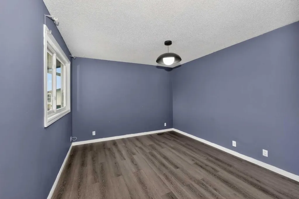 75 Templemont Way NE Calgary AB T1Y 5K8