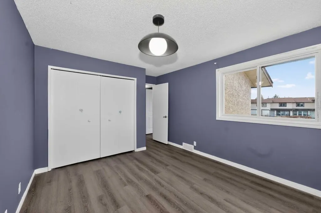 75 Templemont Way NE Calgary AB T1Y 5K8