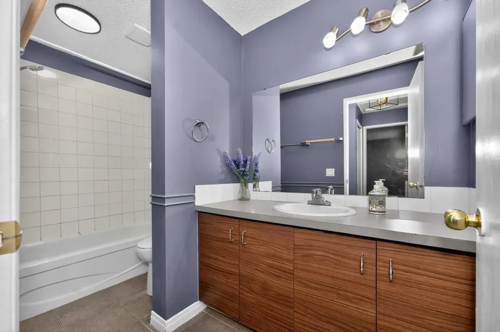 75 Templemont Way NE Calgary AB T1Y 5K8