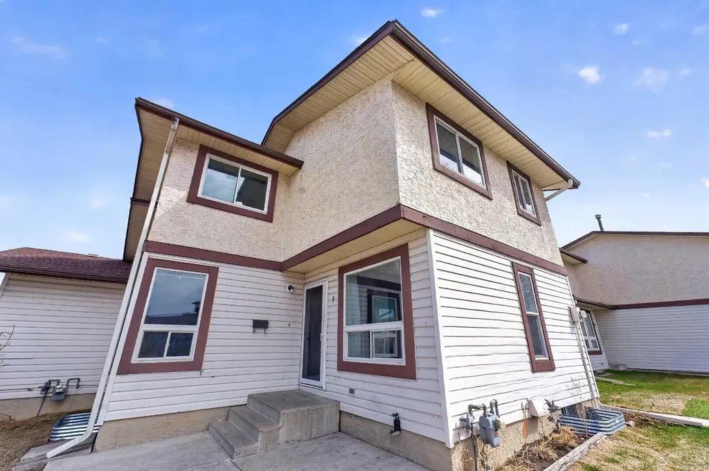 75 Templemont Way NE Calgary AB T1Y 5K8