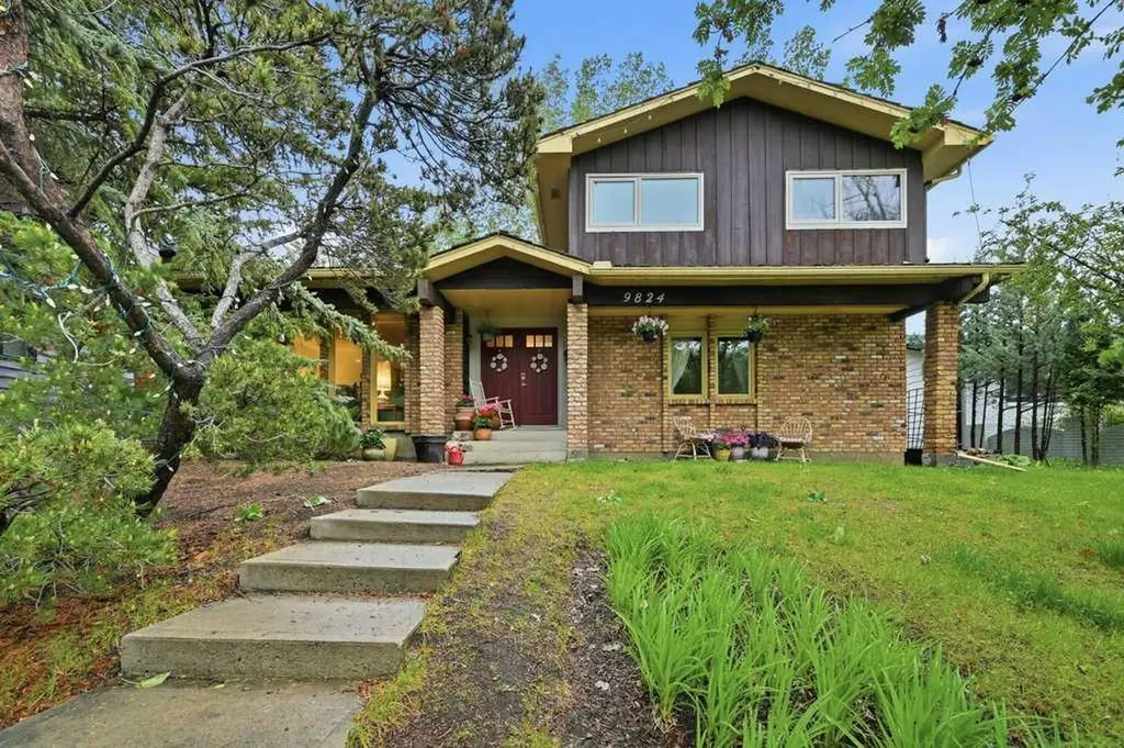 9824 19 Street SW Calgary AB T2V 4C3