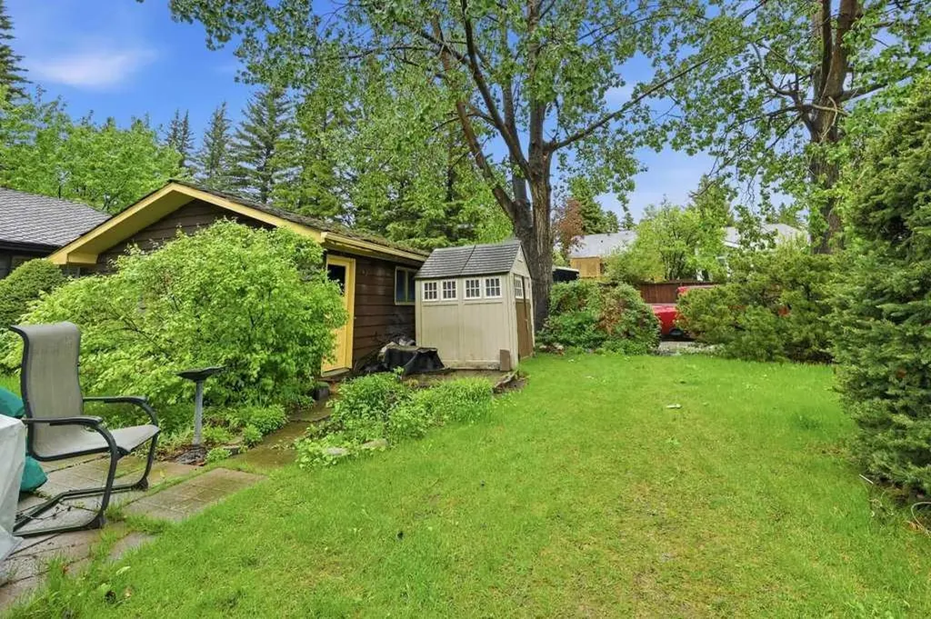 9824 19 Street SW Calgary AB T2V 4C3