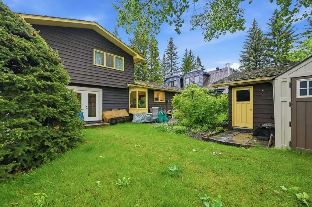9824 19 Street SW Calgary AB T2V 4C3