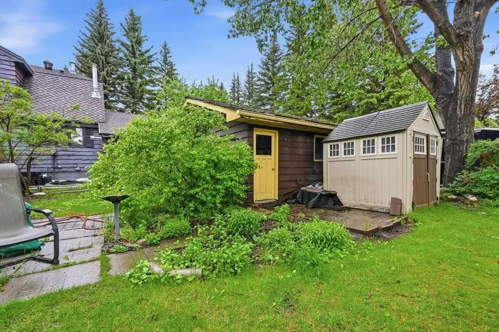 9824 19 Street SW Calgary AB T2V 4C3