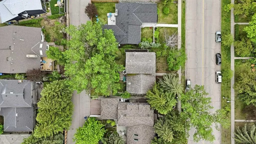 9824 19 Street SW Calgary AB T2V 4C3