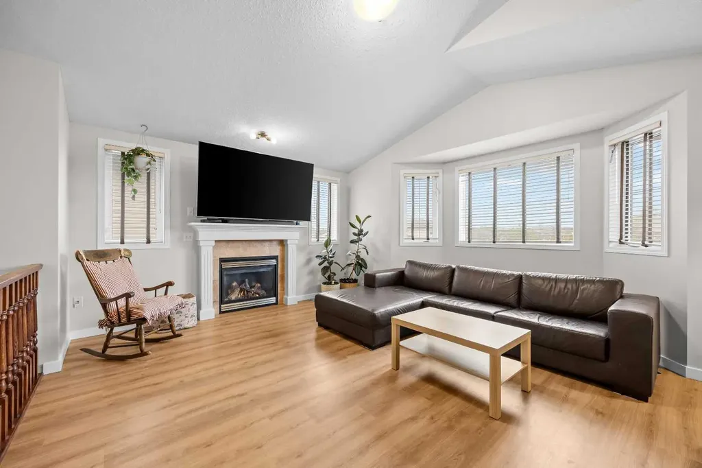 179 Silver Springs Way NW Airdrie AB T4B 2Y3