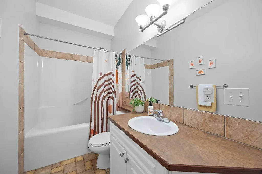 179 Silver Springs Way NW Airdrie AB T4B 2Y3