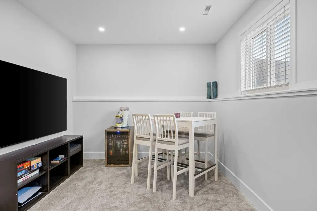 179 Silver Springs Way NW Airdrie AB T4B 2Y3