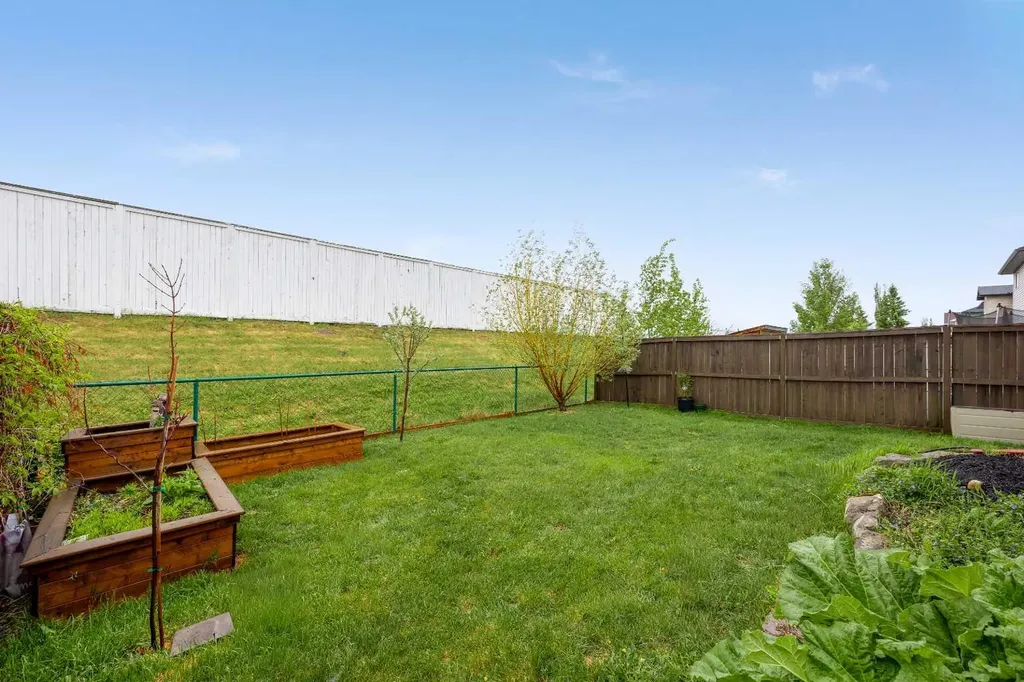 179 Silver Springs Way NW Airdrie AB T4B 2Y3