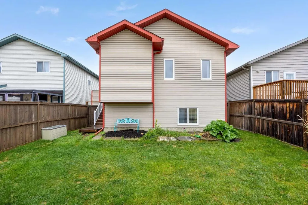 179 Silver Springs Way NW Airdrie AB T4B 2Y3