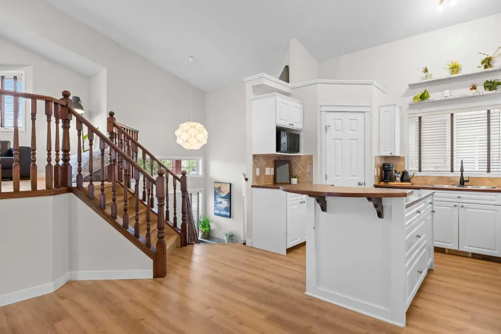 179 Silver Springs Way NW Airdrie AB T4B 2Y3