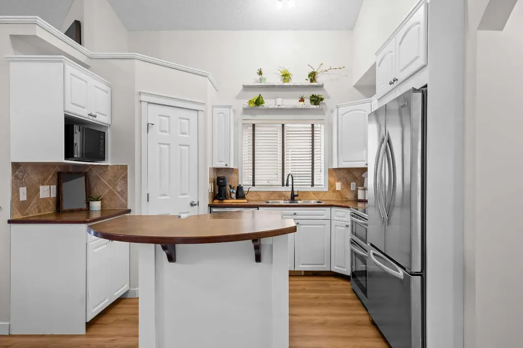 179 Silver Springs Way NW Airdrie AB T4B 2Y3