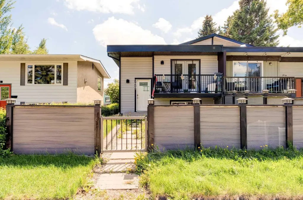 7417 35th Avenue NW Calgary AB T3B1T4