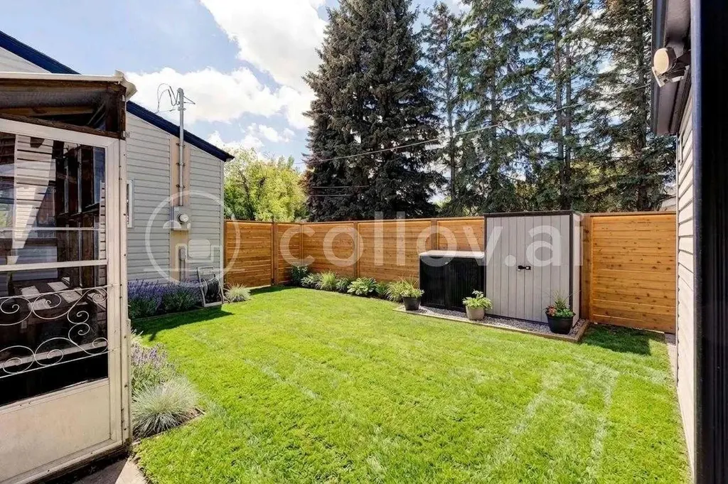 7417 35th Avenue NW Calgary AB T3B1T4