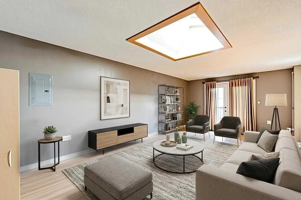 7417 35th Avenue NW Calgary AB T3B1T4