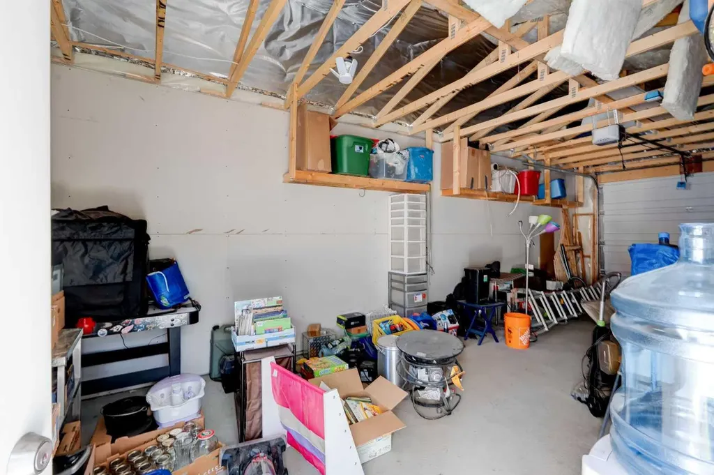 7417 35th Avenue NW Calgary AB T3B1T4