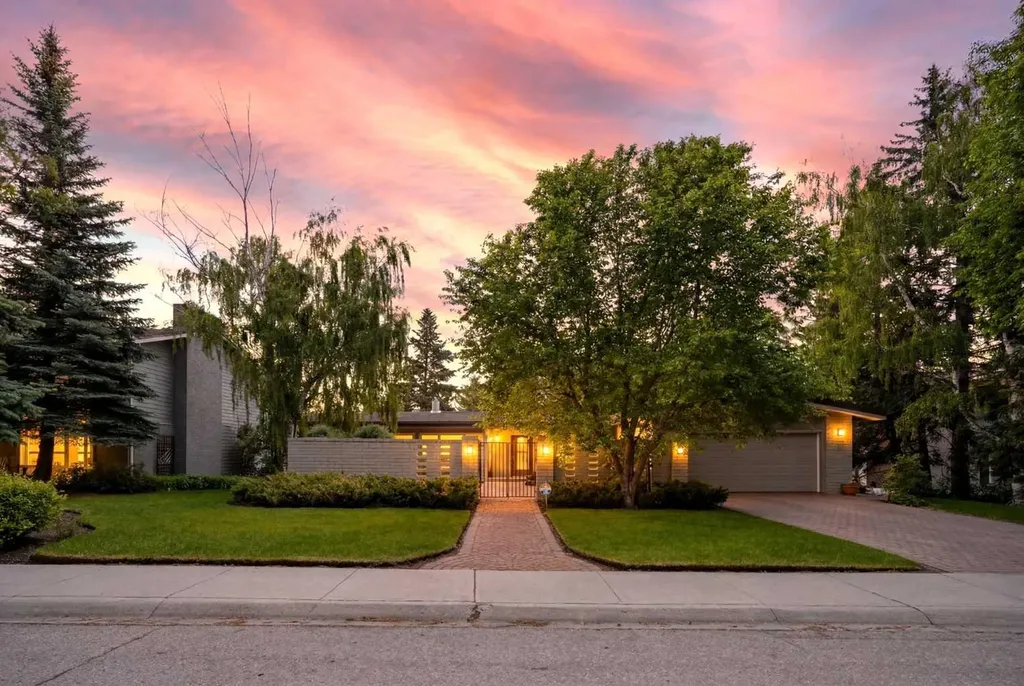 72 Massey Place SW Calgary AB T2V 2G8