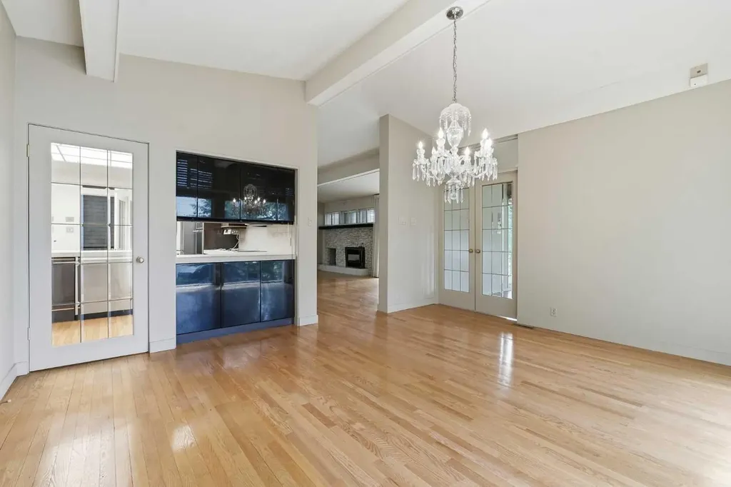 72 Massey Place SW Calgary AB T2V 2G8