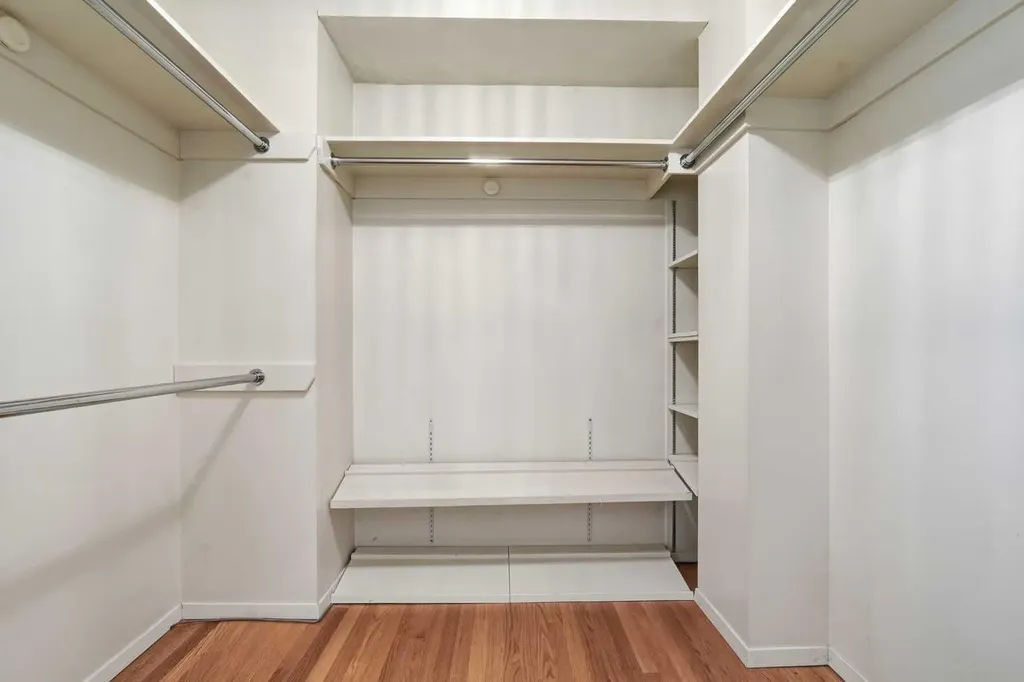 72 Massey Place SW Calgary AB T2V 2G8