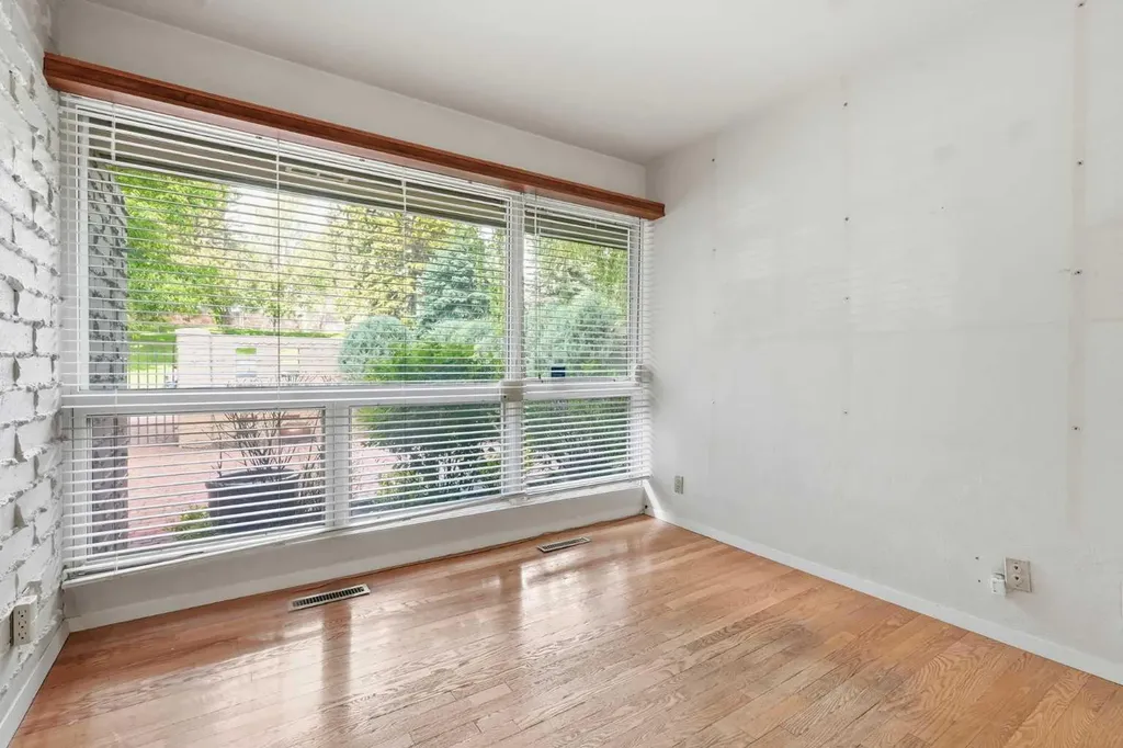 72 Massey Place SW Calgary AB T2V 2G8