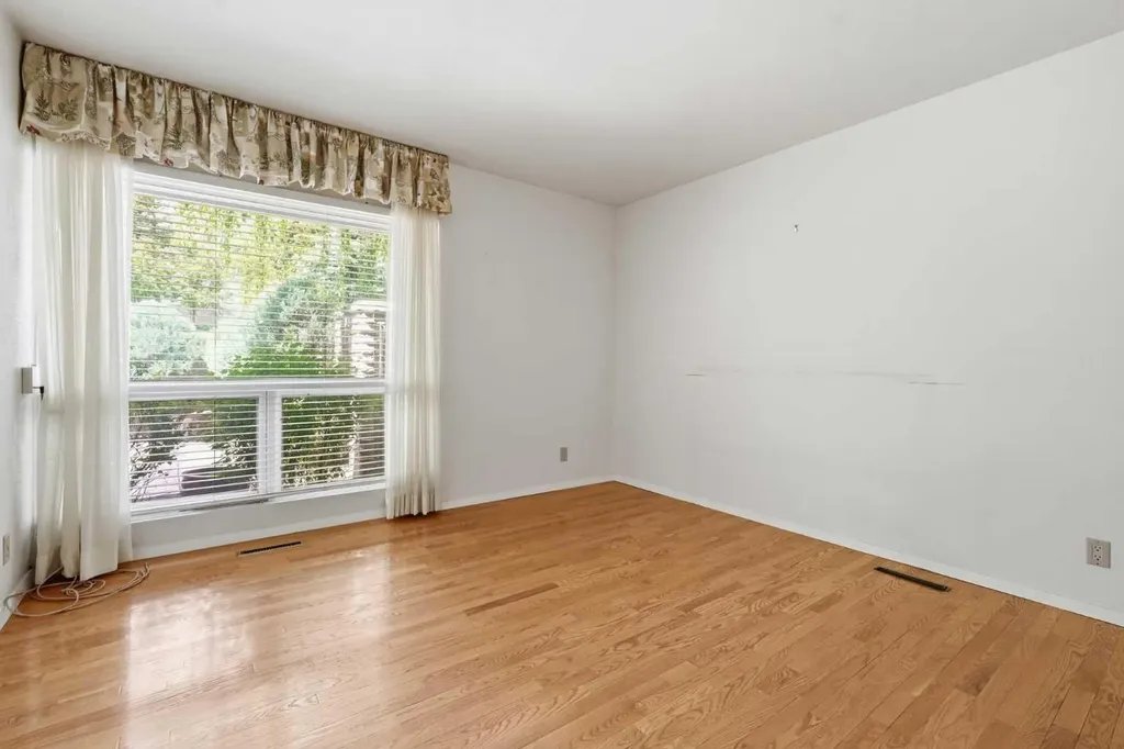 72 Massey Place SW Calgary AB T2V 2G8