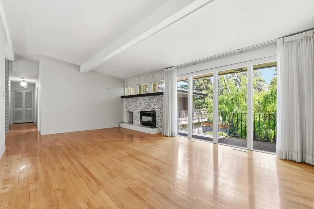 72 Massey Place SW Calgary AB T2V 2G8