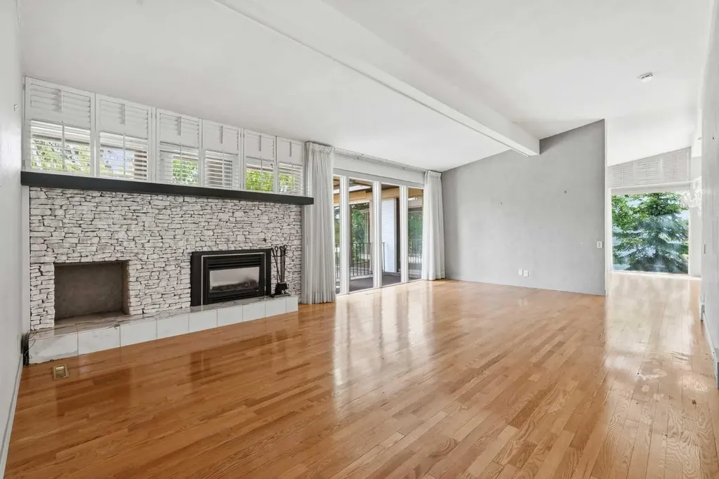 72 Massey Place SW Calgary AB T2V 2G8
