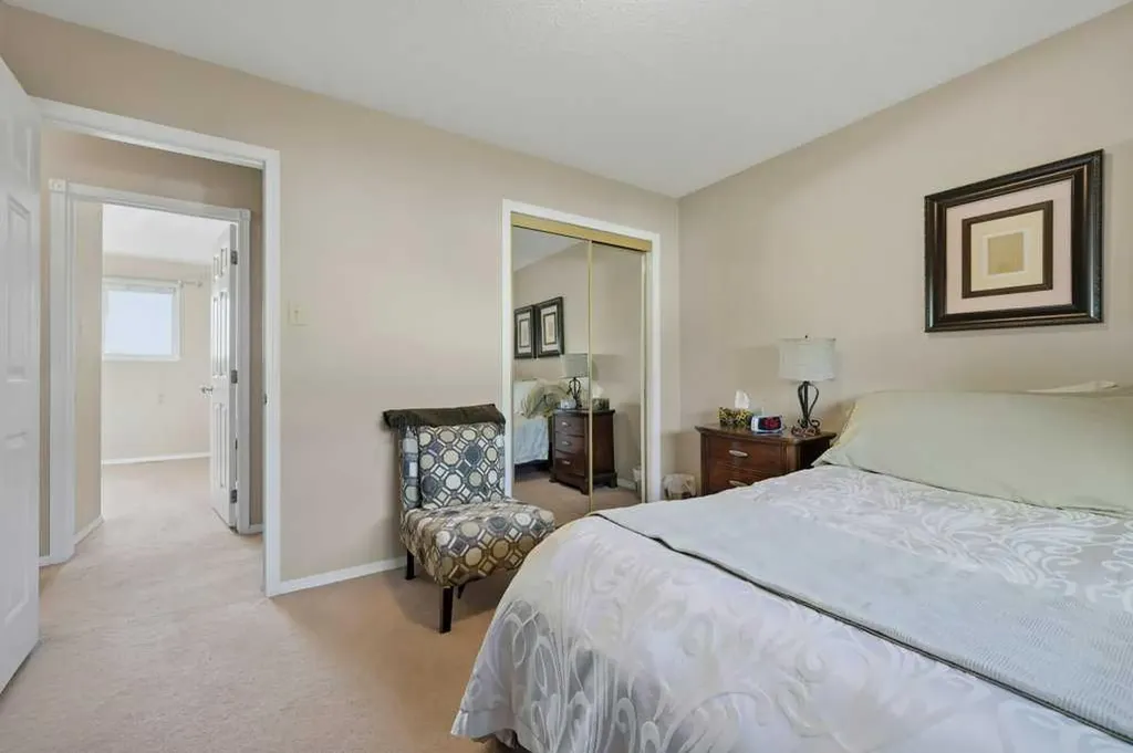 7115 Huntercrest Road NW Calgary AB T2K 4J9