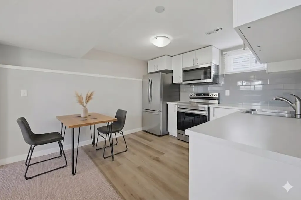 7115 Huntercrest Road NW Calgary AB T2K 4J9