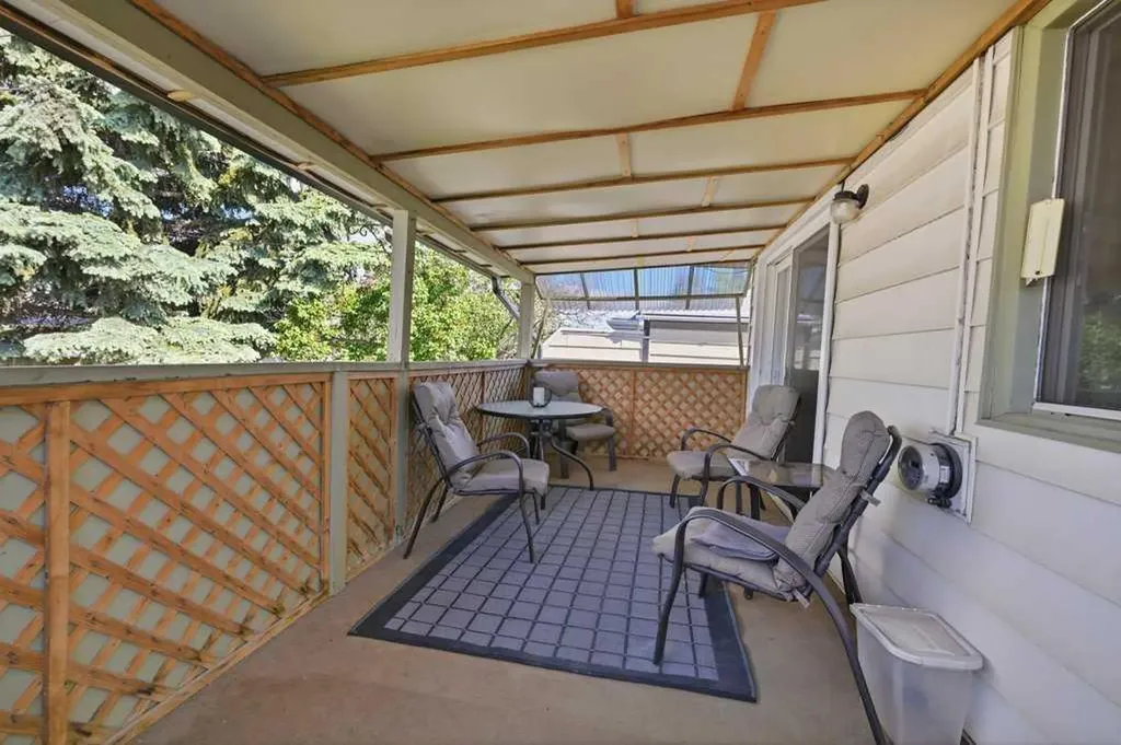 7115 Huntercrest Road NW Calgary AB T2K 4J9