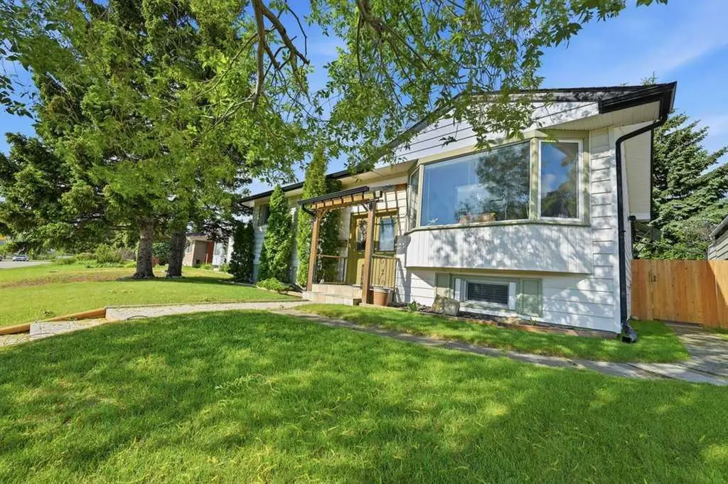 7115 Huntercrest Road NW Calgary AB T2K 4J9