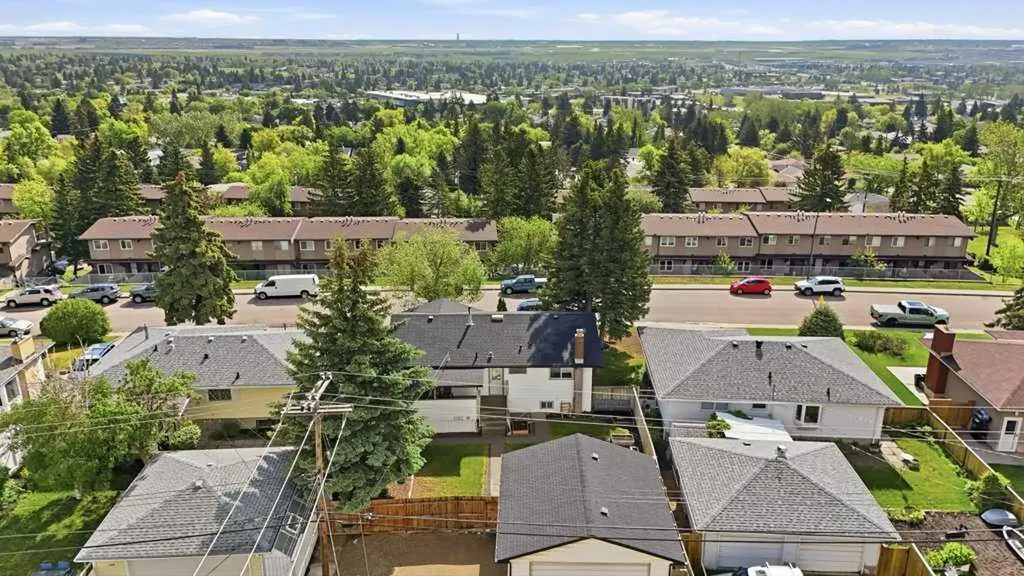 7115 Huntercrest Road NW Calgary AB T2K 4J9