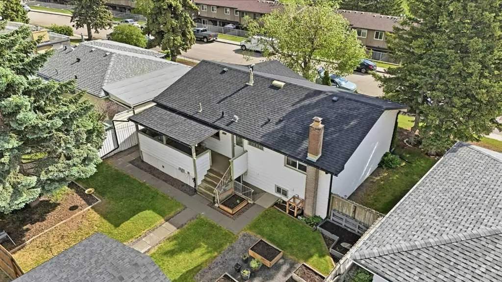 7115 Huntercrest Road NW Calgary AB T2K 4J9