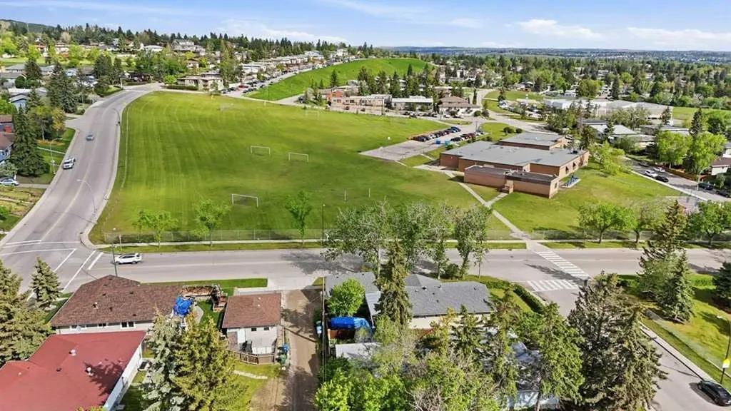 7115 Huntercrest Road NW Calgary AB T2K 4J9