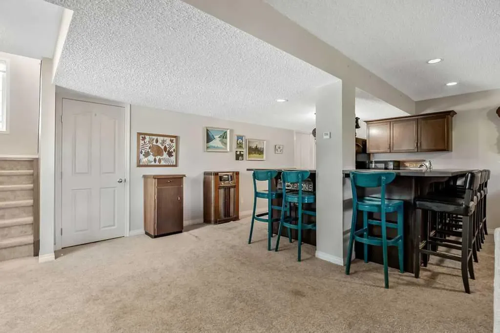 347 Willow Ridge Manor SW Diamond Valley AB T0L 2A0