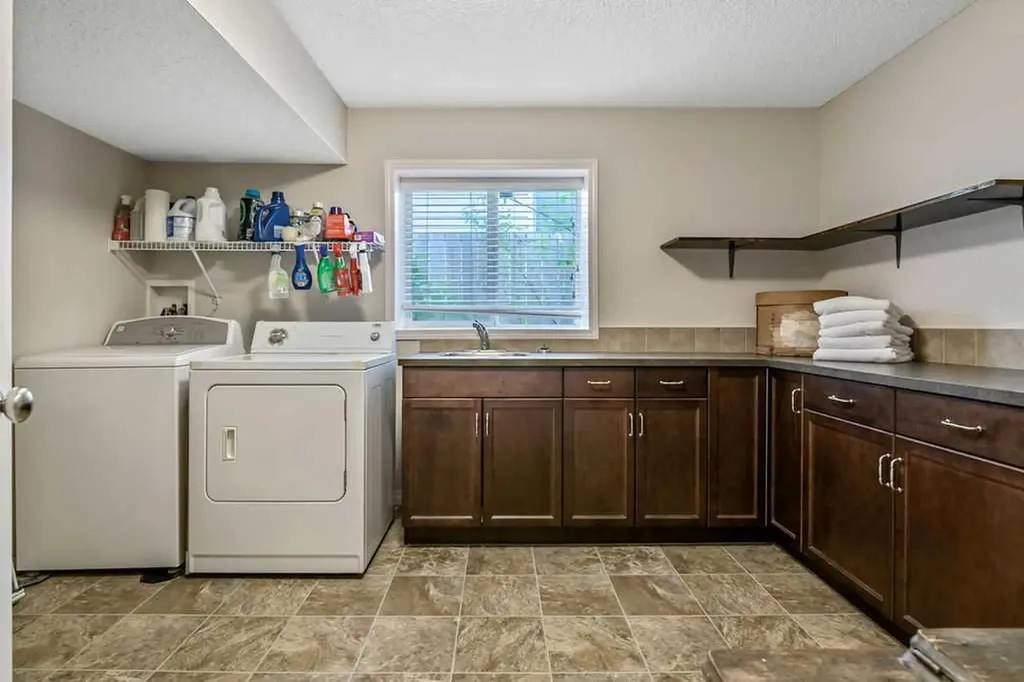 347 Willow Ridge Manor SW Diamond Valley AB T0L 2A0