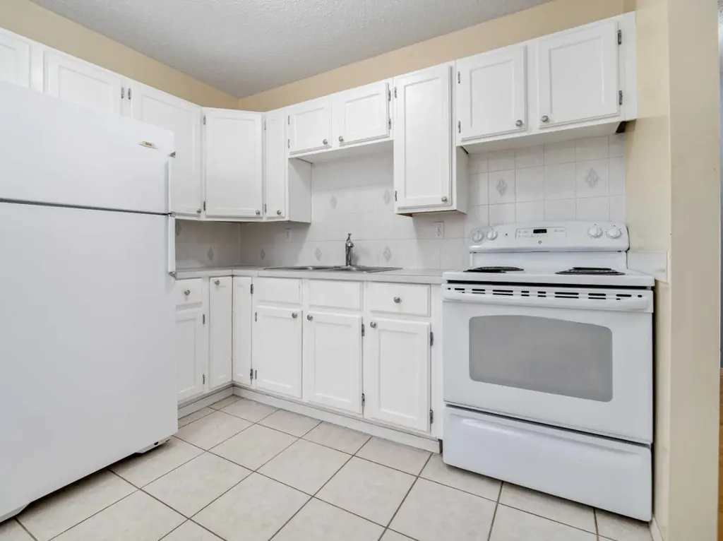269 Laval Boulevard W Lethbridge AB T1K 4E2