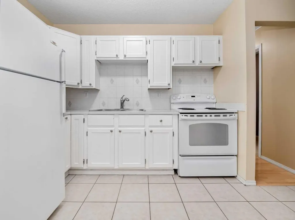 269 Laval Boulevard W Lethbridge AB T1K 4E2