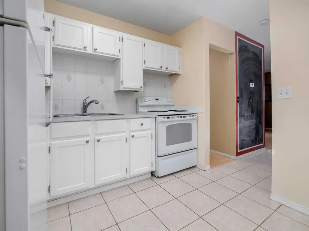 269 Laval Boulevard W Lethbridge AB T1K 4E2