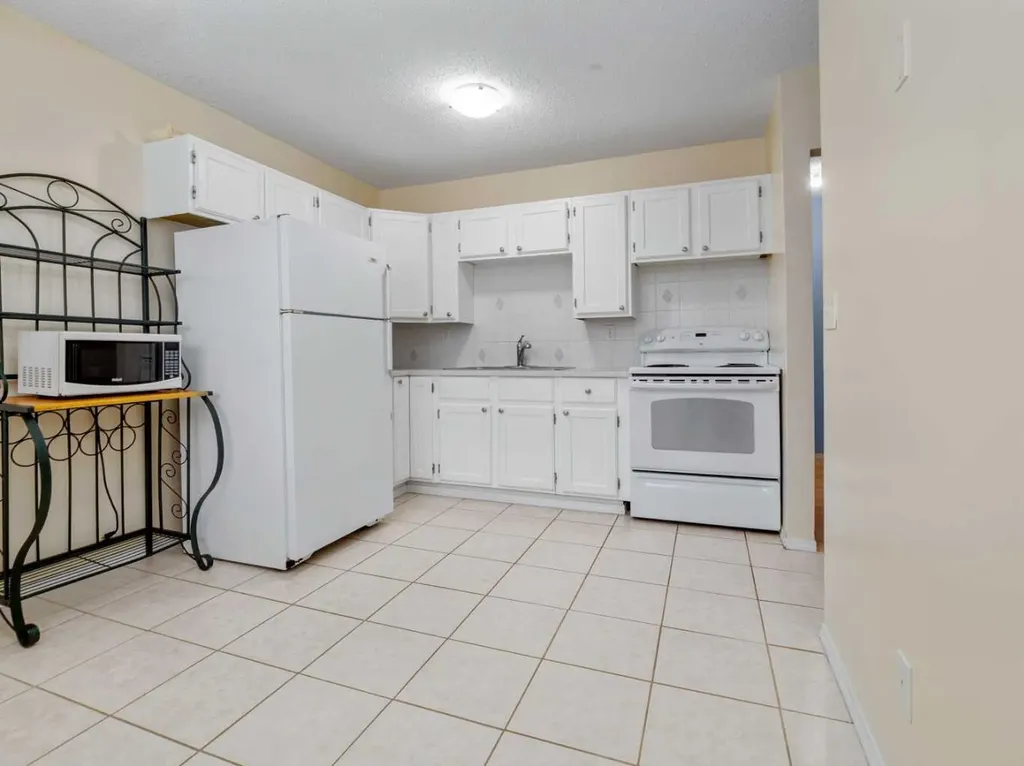 269 Laval Boulevard W Lethbridge AB T1K 4E2