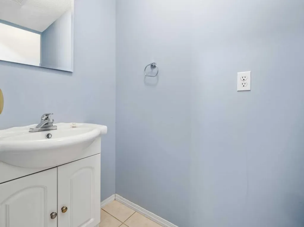 269 Laval Boulevard W Lethbridge AB T1K 4E2