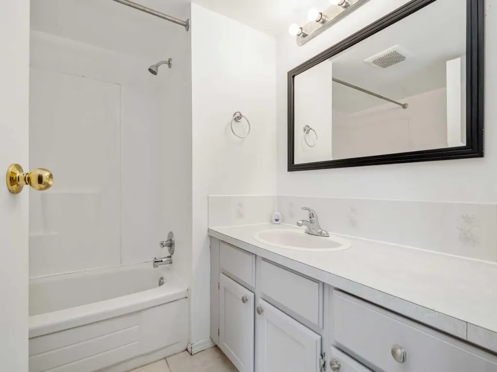 269 Laval Boulevard W Lethbridge AB T1K 4E2