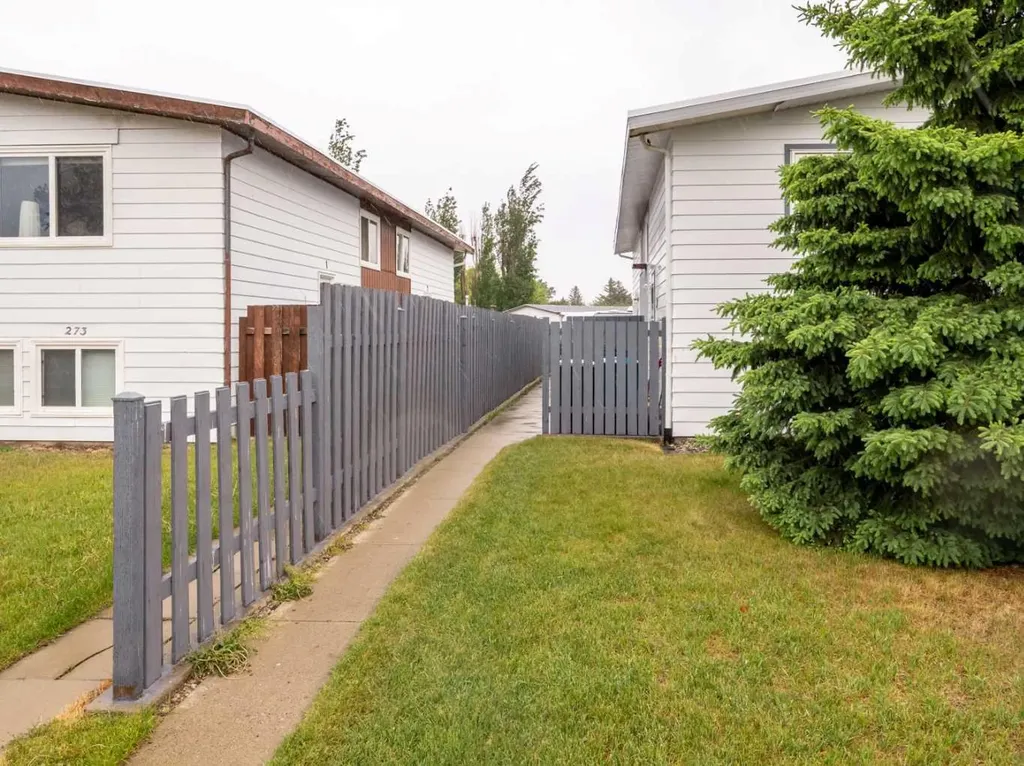 269 Laval Boulevard W Lethbridge AB T1K 4E2