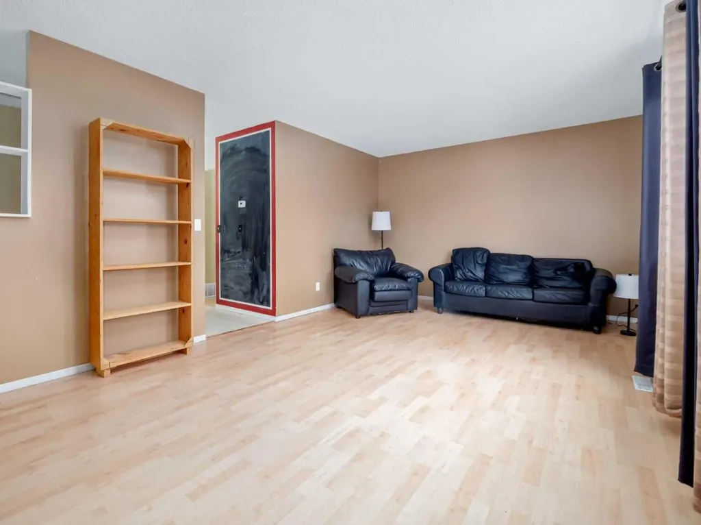 269 Laval Boulevard W Lethbridge AB T1K 4E2