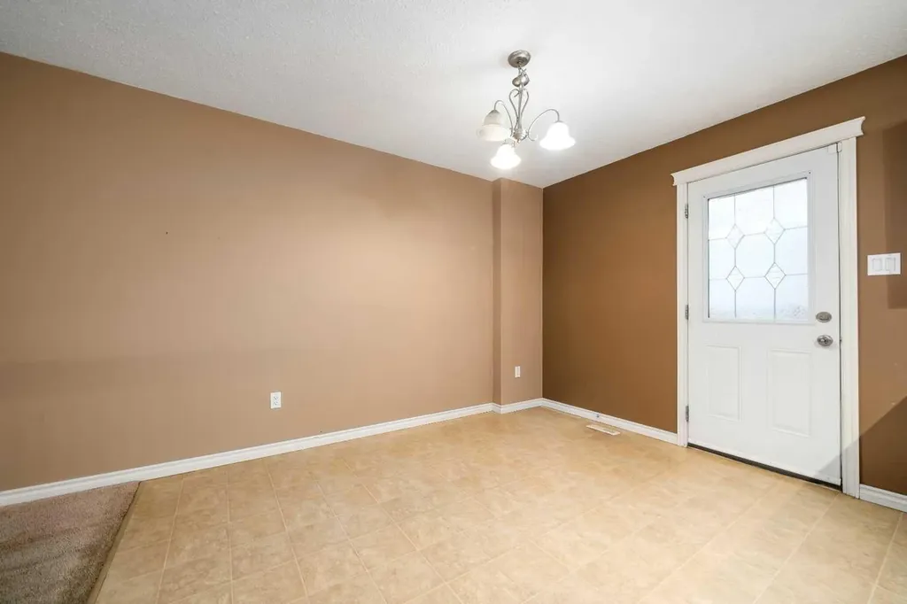 107 Sprague Way SE Medicine Hat AB T1B 3L5