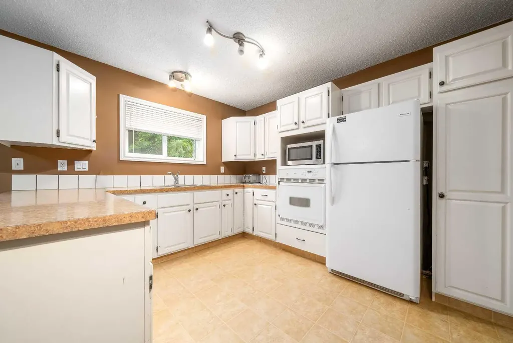 107 Sprague Way SE Medicine Hat AB T1B 3L5