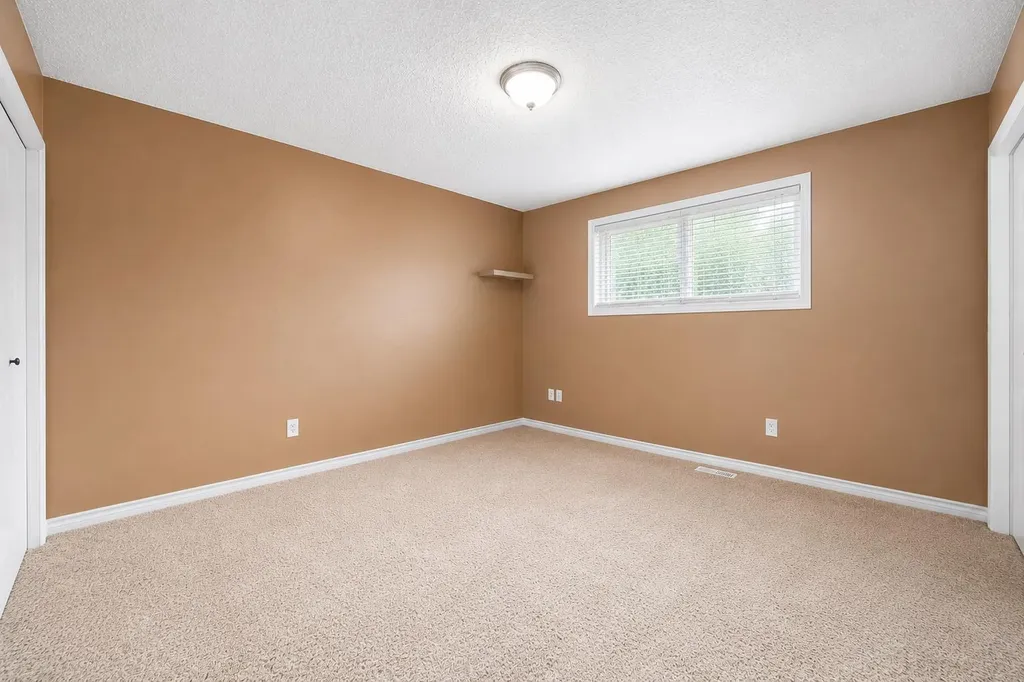 107 Sprague Way SE Medicine Hat AB T1B 3L5