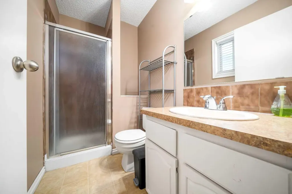 107 Sprague Way SE Medicine Hat AB T1B 3L5