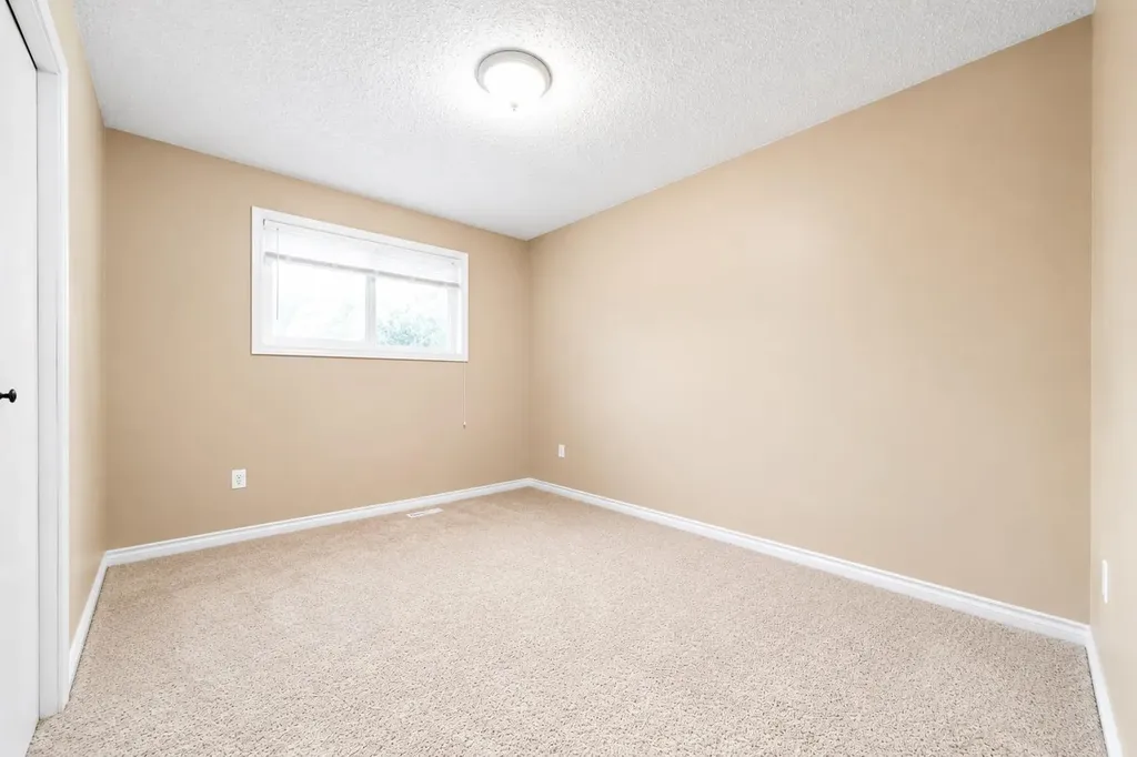 107 Sprague Way SE Medicine Hat AB T1B 3L5